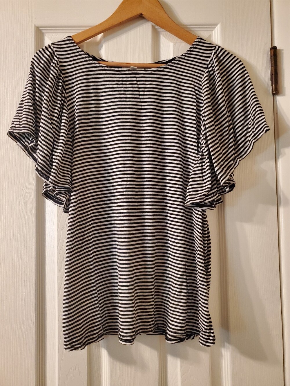 Max Studio Black and White Striped Flutter Sleeve Tee Medium Preowned